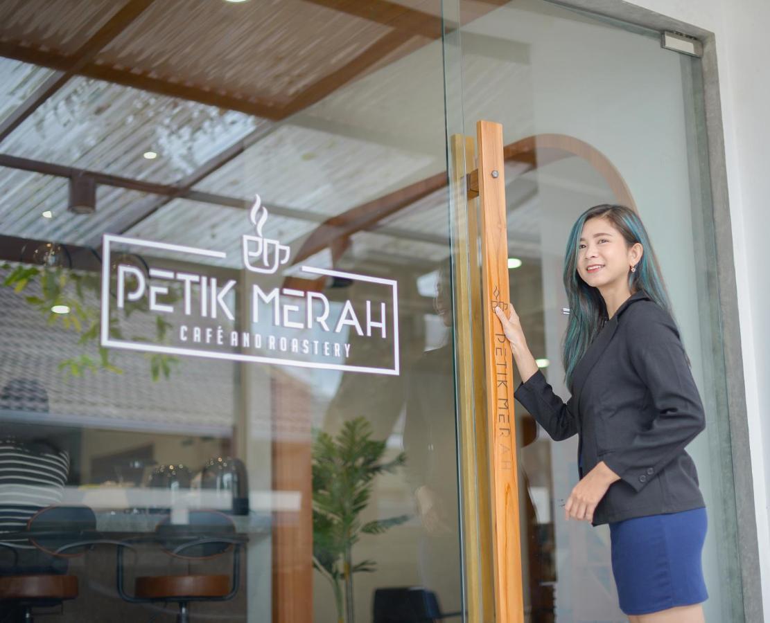 Petik Merah Homestay Pakualaman エクステリア 写真