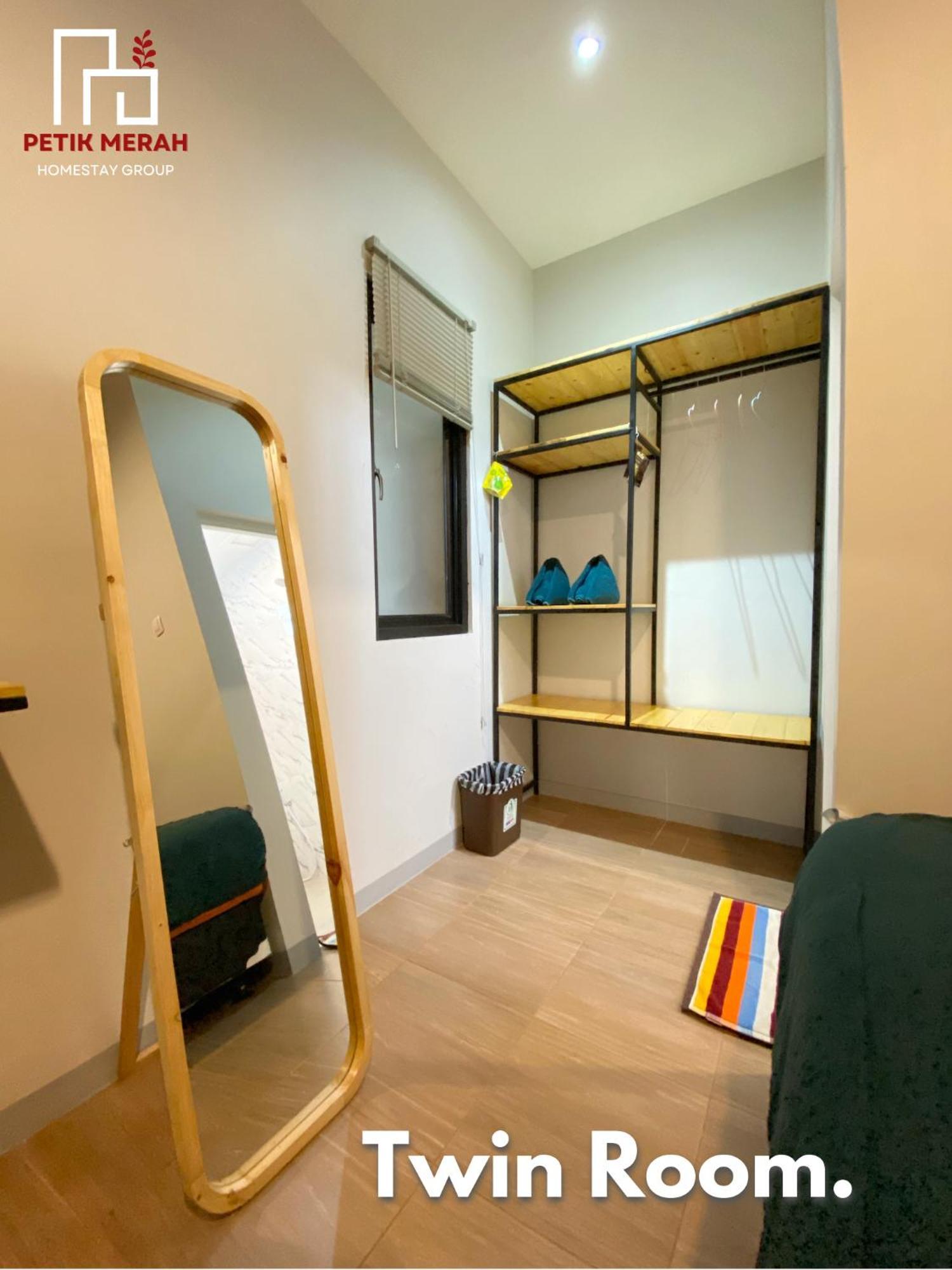 Petik Merah Homestay Pakualaman エクステリア 写真